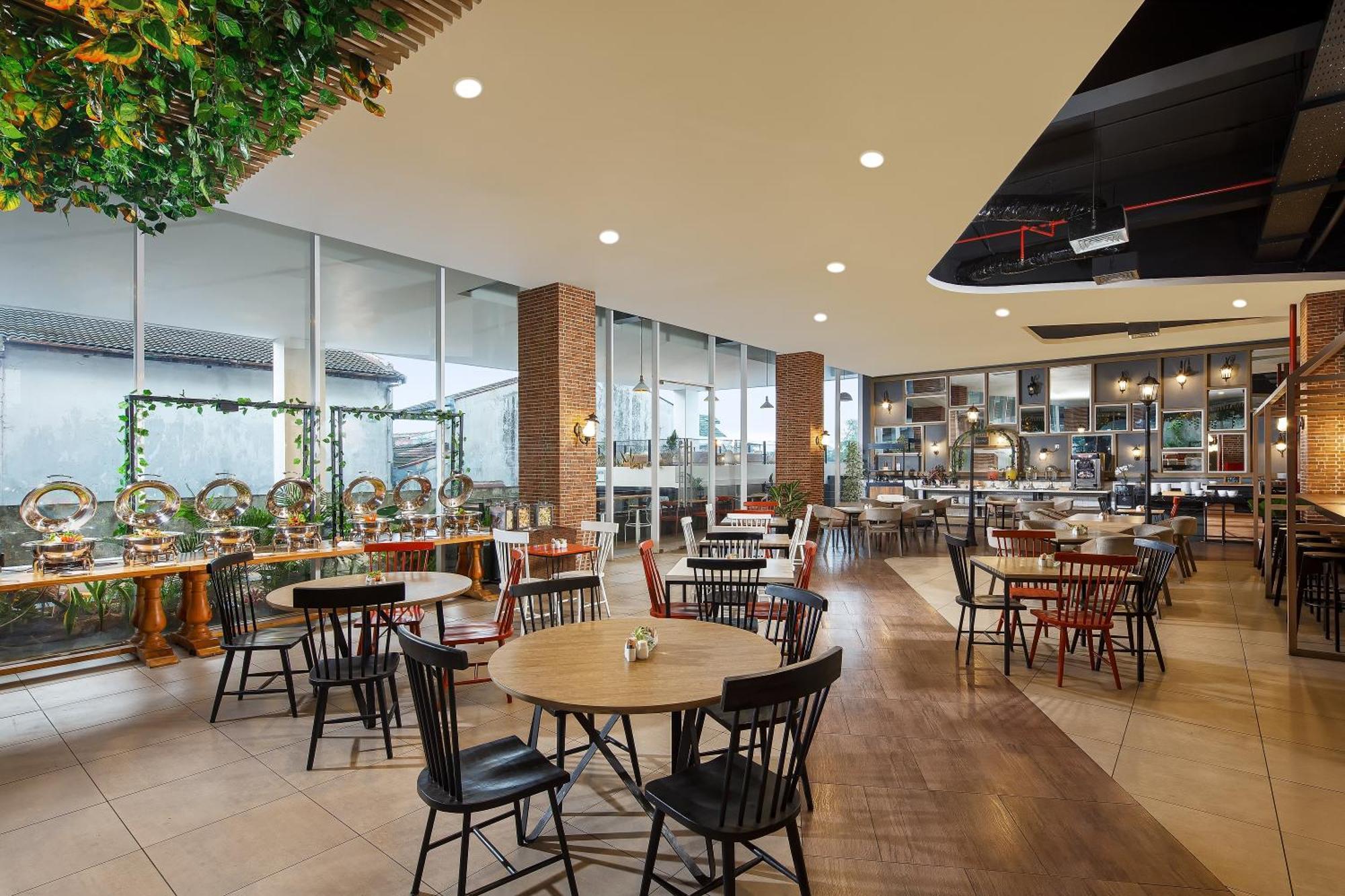 Luminor Hotel Purwokerto By Wh ภายนอก รูปภาพ