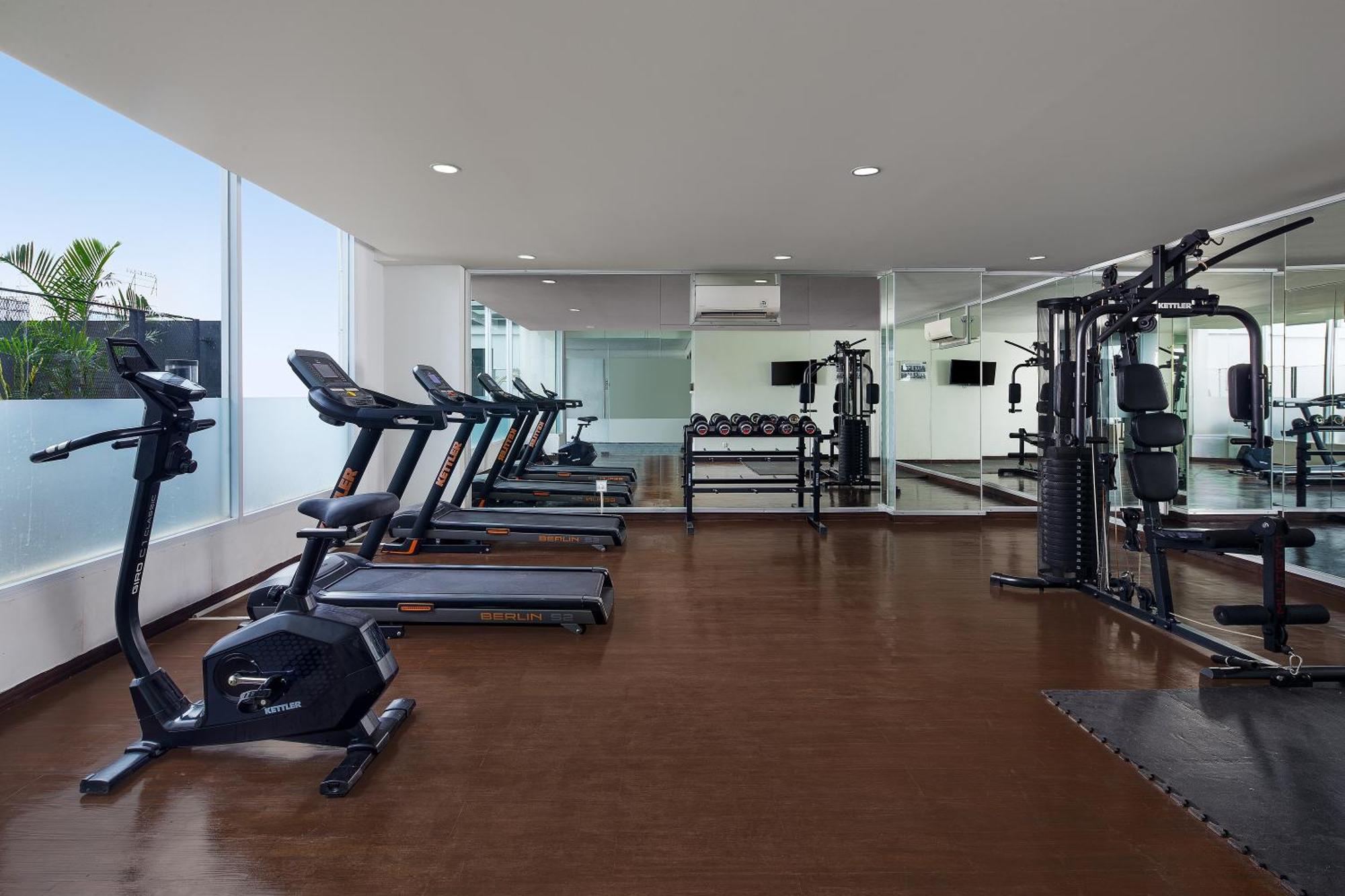 Luminor Hotel Purwokerto By Wh ภายนอก รูปภาพ