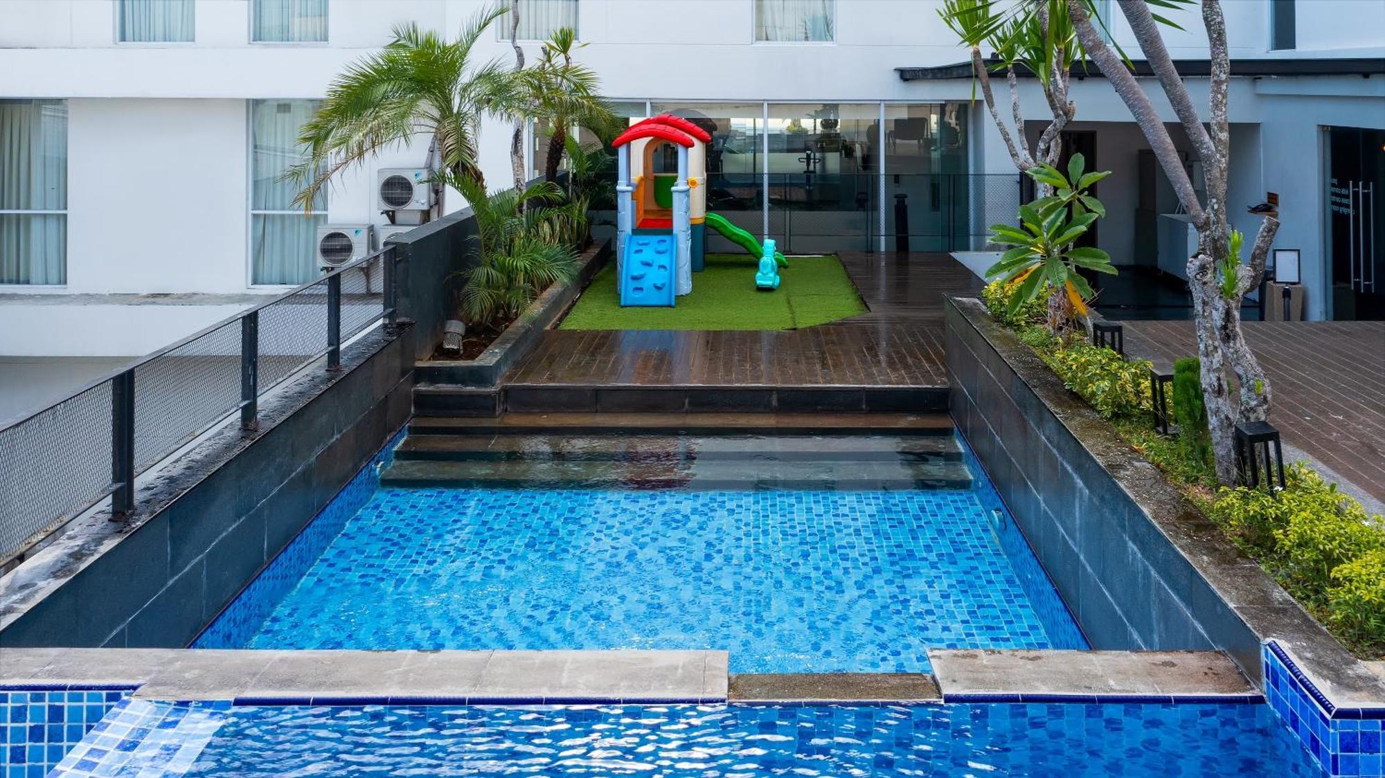 Luminor Hotel Purwokerto By Wh ภายนอก รูปภาพ